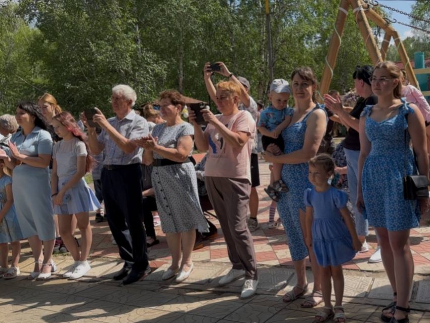 Медали «За любовь и верность» вручили достойнейшим парам Карымского и Калги
